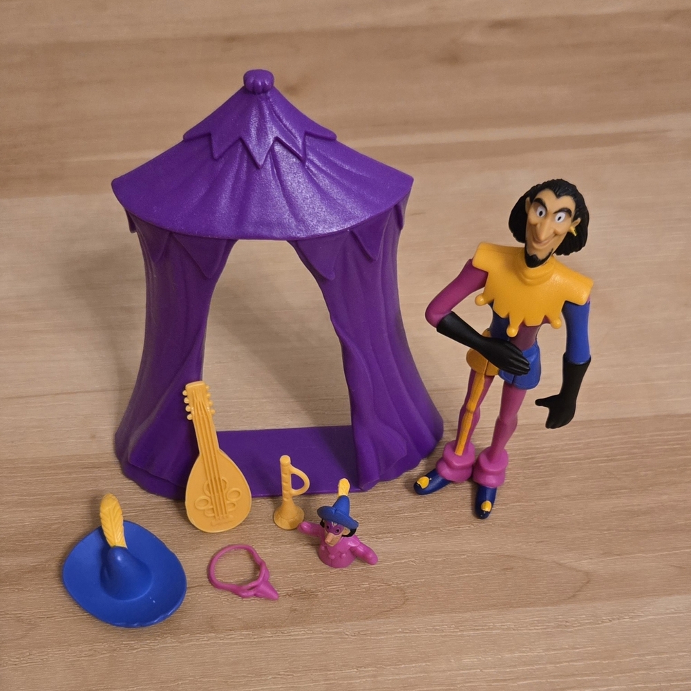 Disney Purple Play Tent with Yellow-Purple Jester Figure & Accessories
